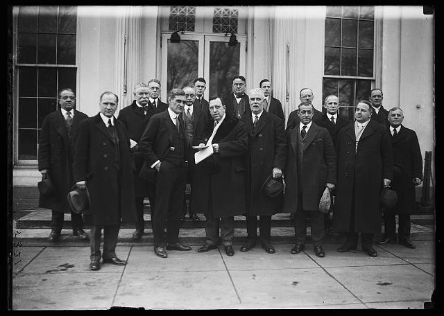 Photo:Washington D.C. White House Group Portrait 1923 Men in Overcoats
