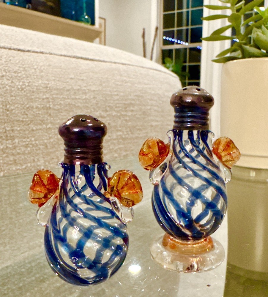 Vtg hand Blown Art Glass Swirl  Salt & Pepper Shakers  Missing One Base