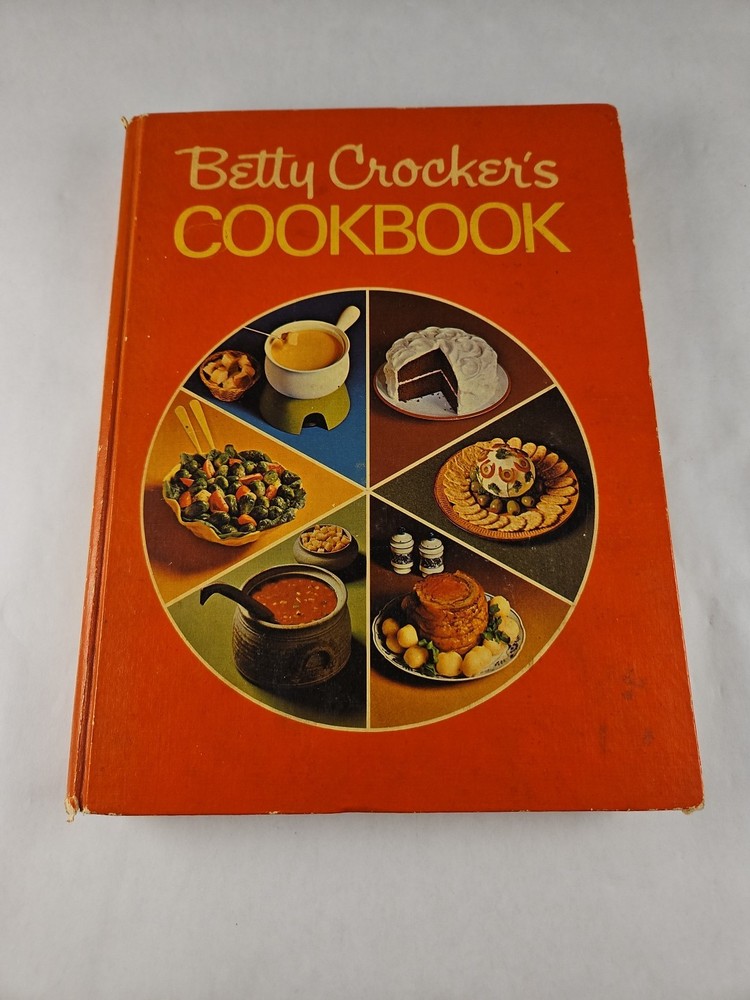 1972 Betty Crocker's Cookbook Sears Holiday Edition Pie Cover 9822 Golden Press