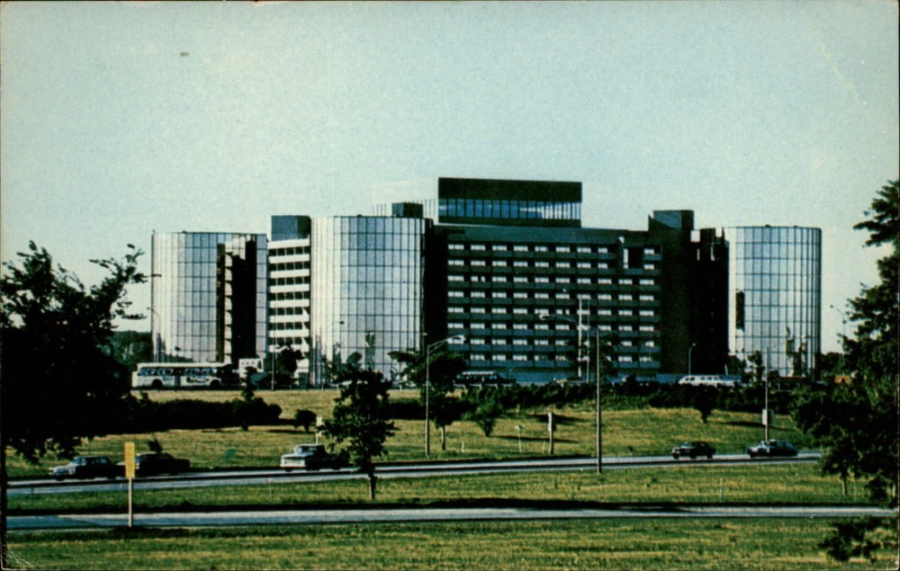 Hyatt Regency O'Hare Chicago Illinois vintage postcard s345