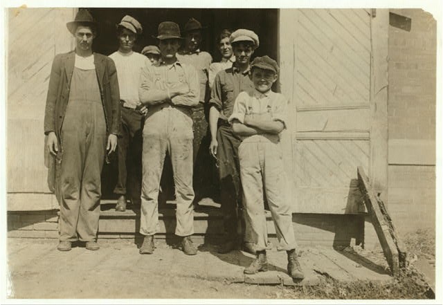 Photo:Waxahachie Texas Cotton Mill Workers Boy 1913 Group Photo