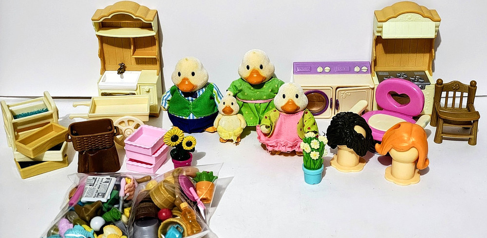 Li'l Woodzeez  - Quickquack Duck Family + Kitchen/Accessory Lot