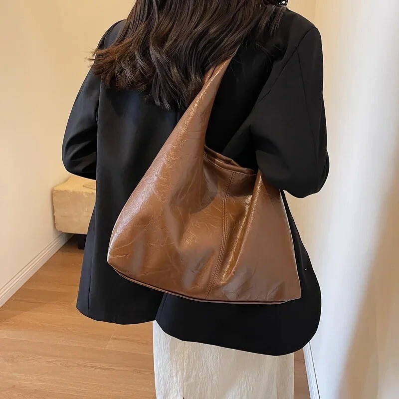 Vintage Women's Bag Large Capacity Suede Shoulder Bag Casual Commuter Retro Bag
