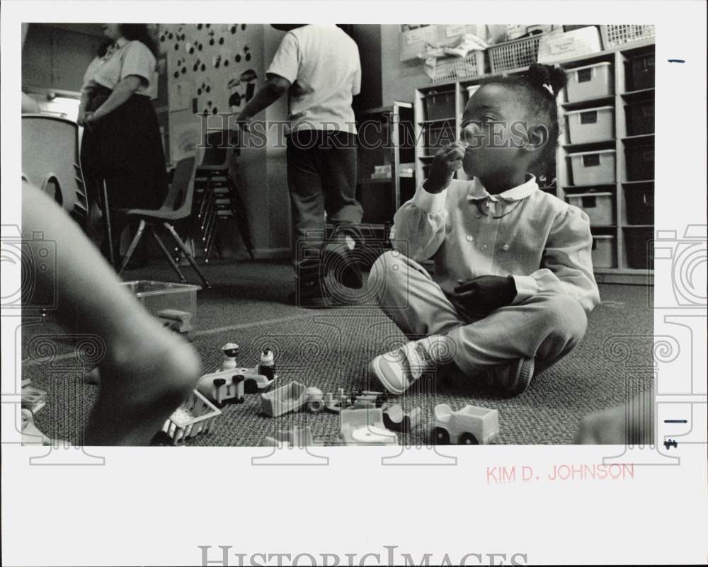 1990 Press Photo Shaunte Meyers Plays at St. Francis Hospital Daycare Center