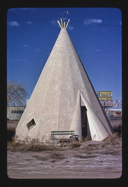 Photo:Holbrook Arizona 1950s Wigwam Village Motel Office Teepee Hotel