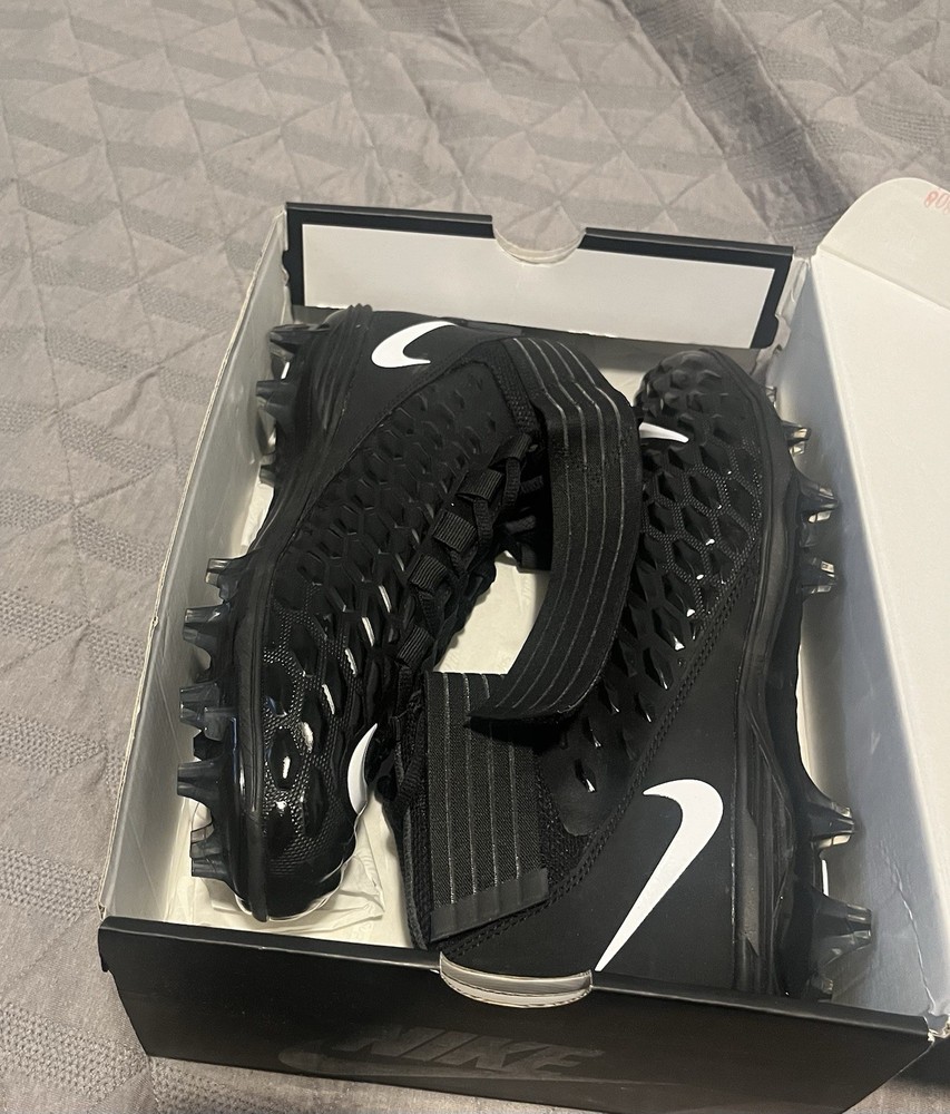 Nike Diamond Turf Mens Football Cleats for Enhanced Grip and Performance
