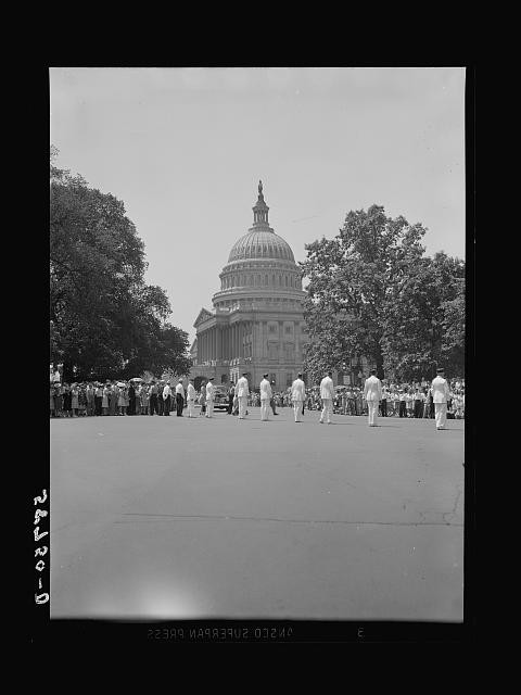 Photo:Washington DC US Capitol 1930s Sailors Parade Crowd