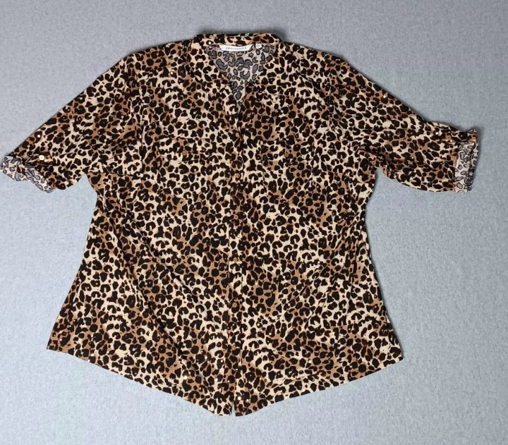 Emily Daniels 3/4 Sleeve Button-Up Shirt Womens Size 2XL Leopard Print Sparkle