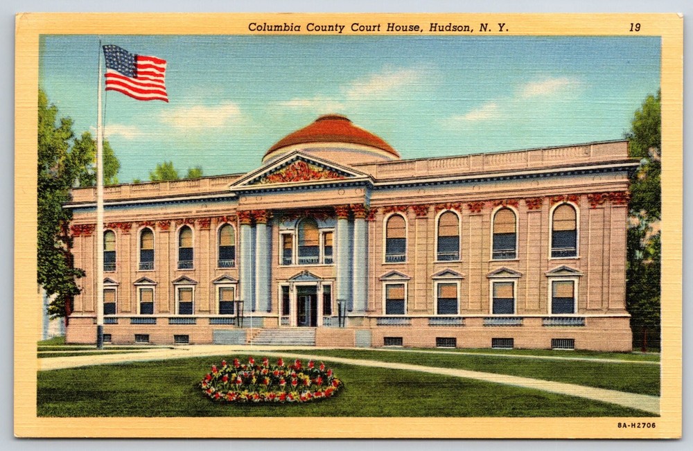 Hudson New York~Columbia County Court House Exterior View~Vintage Linen Postcard