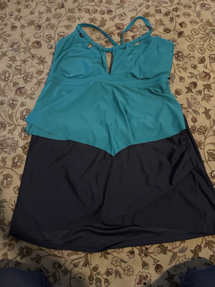 Plus Size Skirted Halter Swimsuit 2-Piece Set in Vibrant Colors