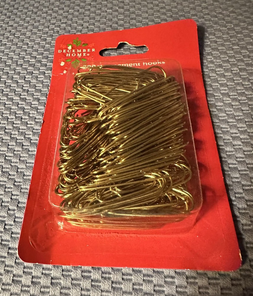 Ornament Hooks Metal Wire Tree Hangers Party Decoration All OccasionGold 200 Pcs