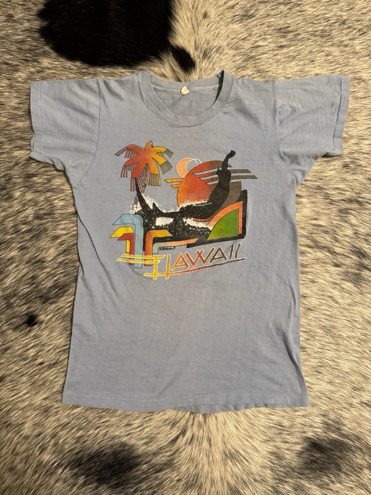 Vintage 1970s Hawaii Graphic Tee 🌺🌴 Retro Island Art Single Stitch