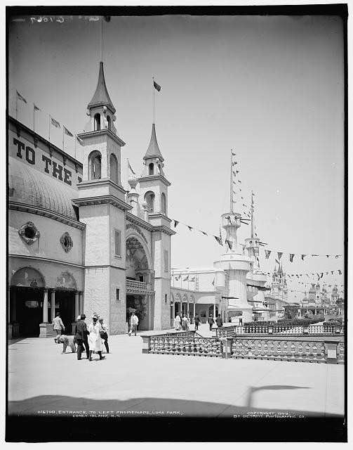 Photo:Entrance to left promenade, Luna Park, Coney Island, N.Y.