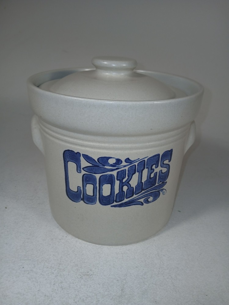 Pfaltzgraff Yorktowne COOKIE JAR Crock with Handles & Lid Stoneware Canister USA