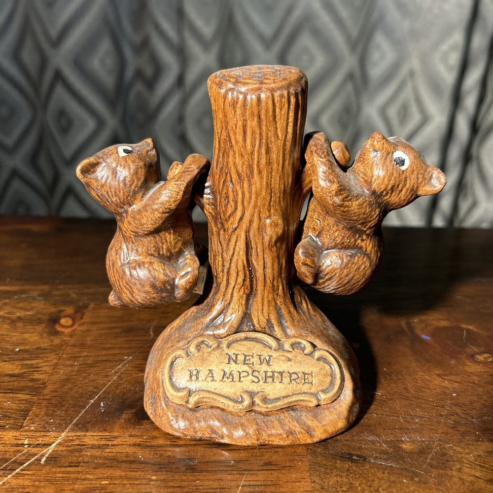 Vtg Treasure Craft New Hampshire Bears On Tree Salt & Pepper Shakers