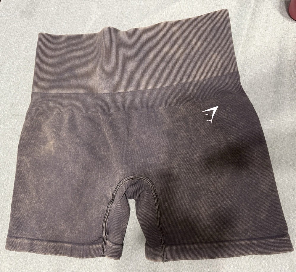 DISCONTINUED Women's Gymshark Shorts, Size Medium