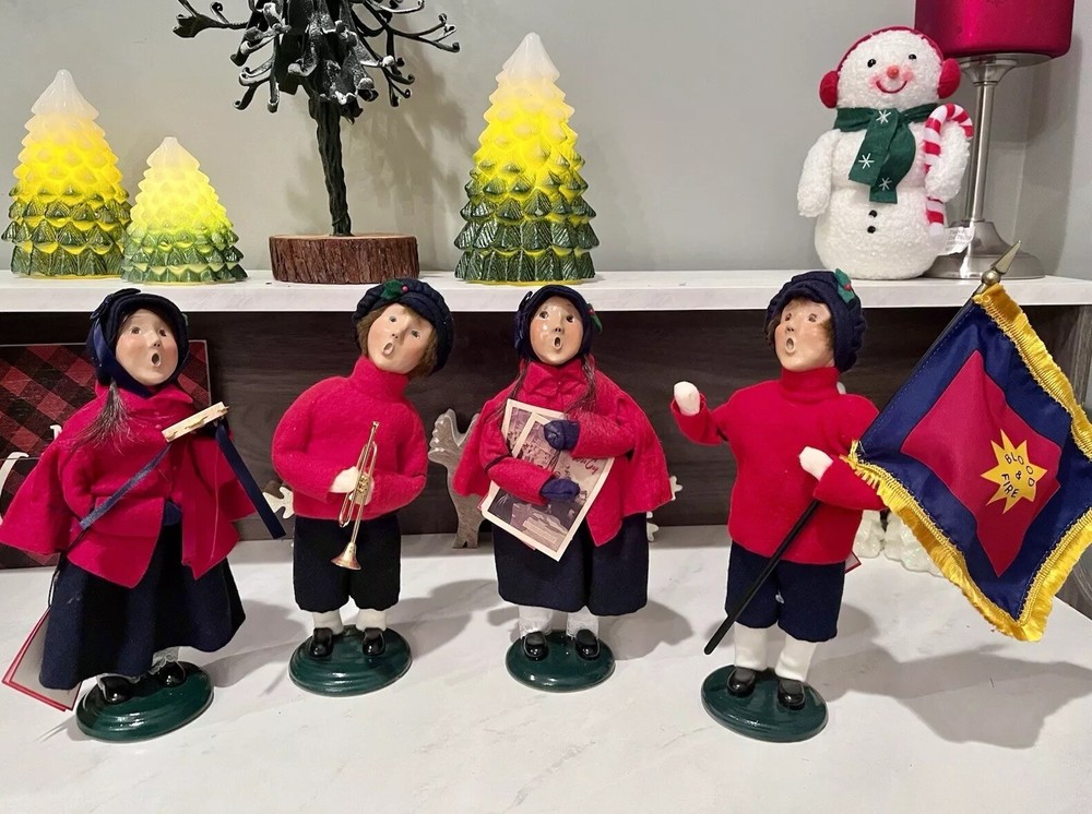 Vintage Byers’ Choice Carolers Collection (Set of 4)