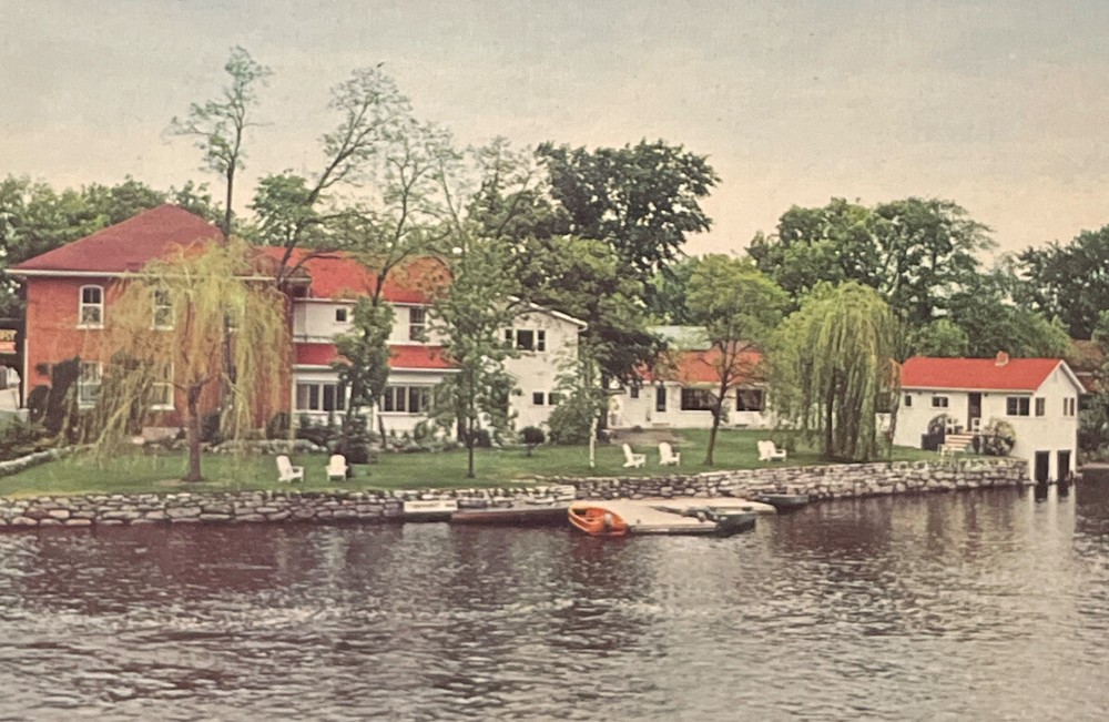 Vintage Stonyhurst Inn Bobcaygeon Ontario Canada Motel Riverfront Postcard