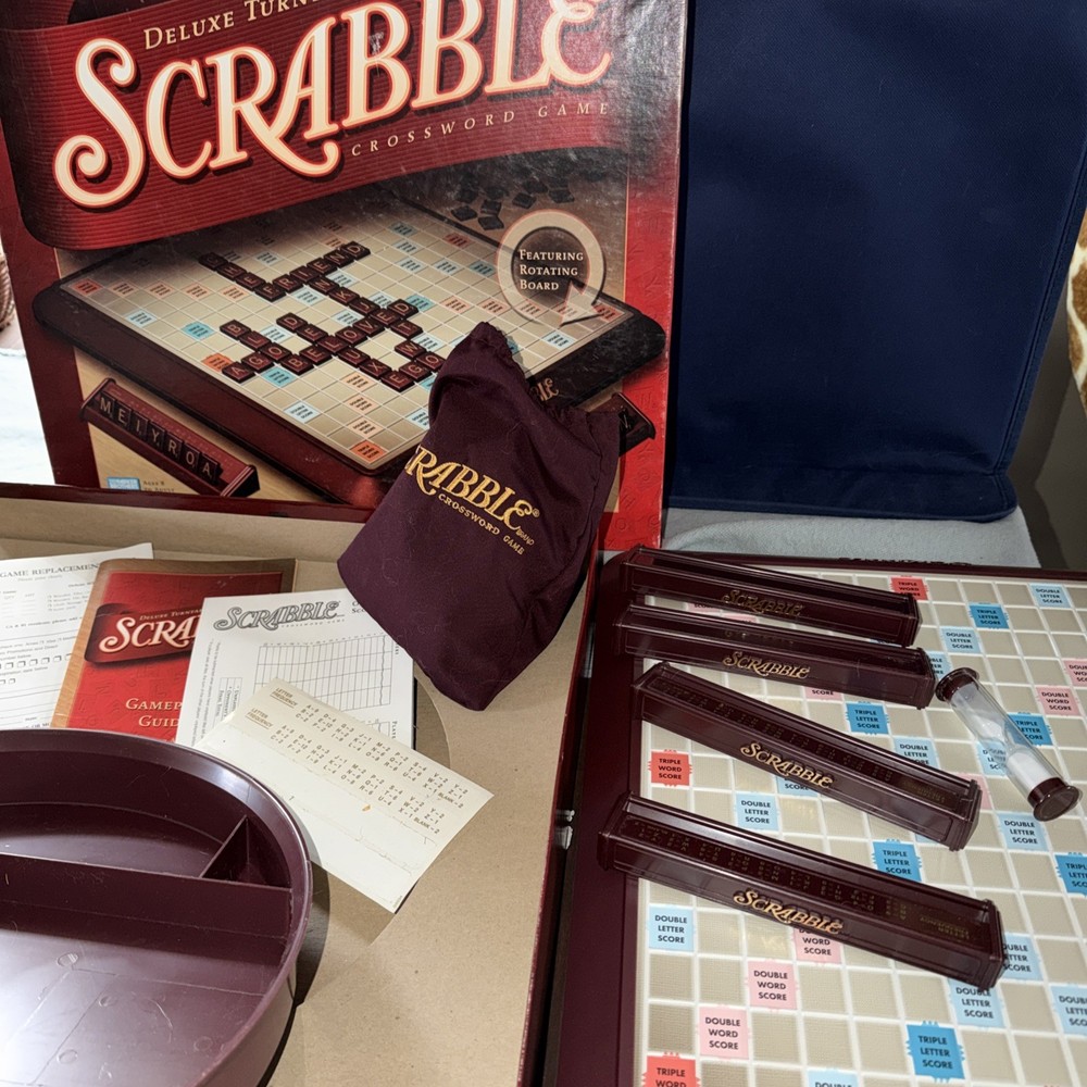 Turntable Deluxe Scrabble Crossword Game Hasbro 2001 Edition - 100% Complete