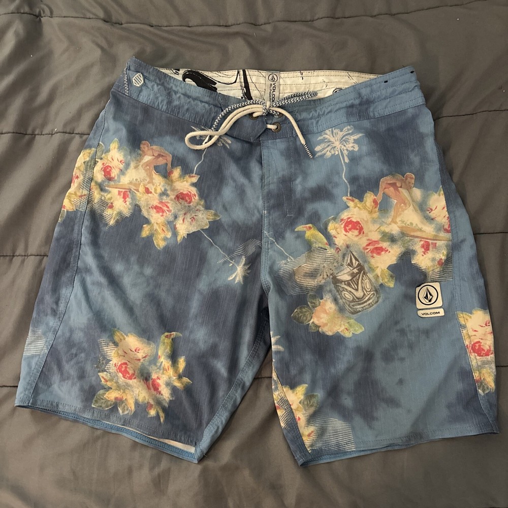 Hawaii Volcom Slinger Shorts