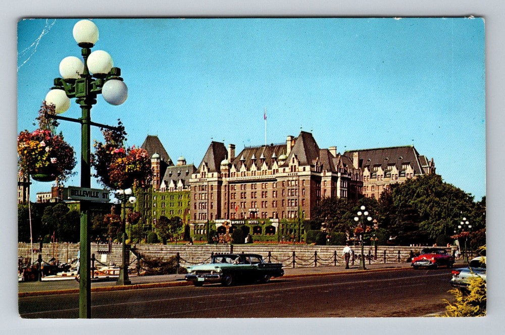 Canada- Victoria B. C. Empress Hotel Flower Baskets Souvenir PC Vintage Postcard
