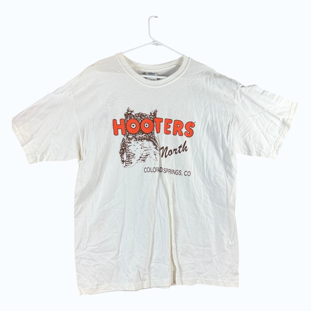 Vintage Hooters North Colorado Springs T-Shirt XL Owl Gildan Cotton White Tee