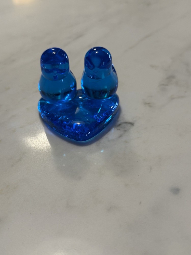 Vintage Leo Ward  Signed Blue Bird Of Happiness  1997 Art Glass Heart Base Birds