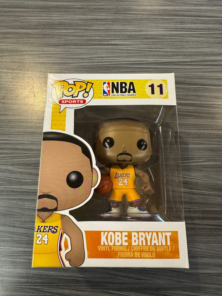 Funko POP! Sports: NBA - Kobe Bryant (Without Armband)(Damaged Box) #11