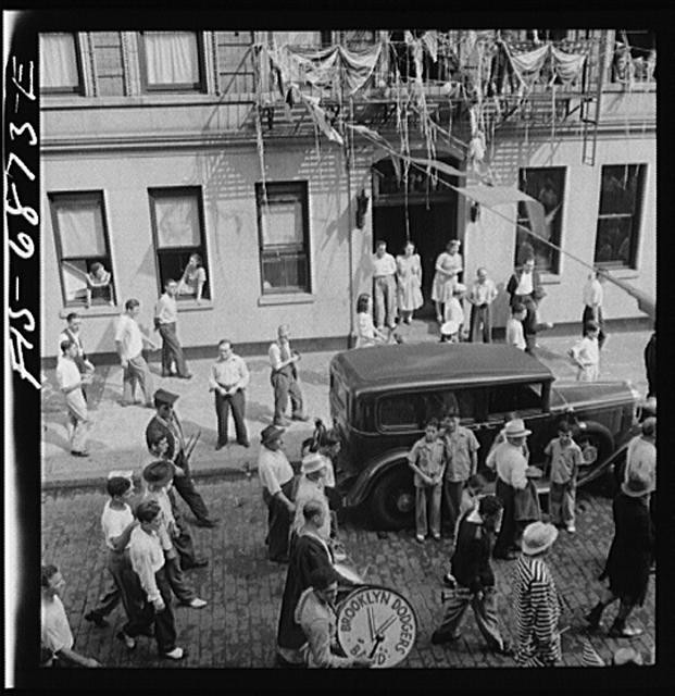Photo:New York NY Mott Street 1910s Italian-American Parade Crowd Children