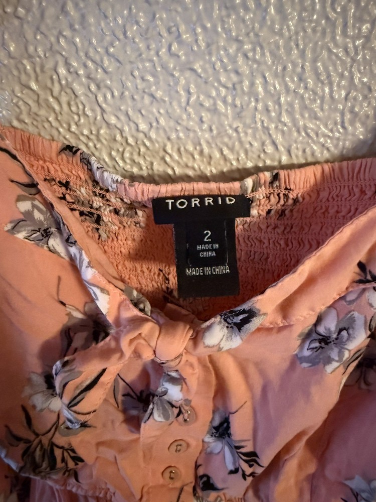Torrid Women’s Peach Floral Tie Tank Size 2