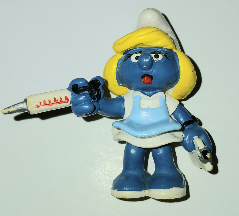 Vintage Smurf Nurse Smurfette figurine 1981 Schleich Medical Nursing School