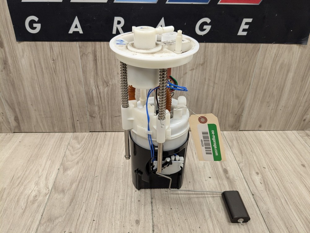 07-13 OEM BMW E70 E71 X5M X6M Gas Tank Fuel Pump Sending Unit