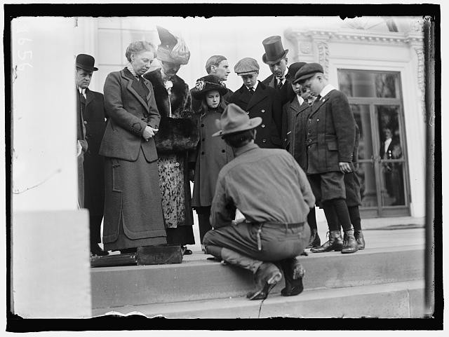 Scouts. Fire; Making Robert Mrs. Visit Of To D.c. Sir Boy Taft Baden-Powell