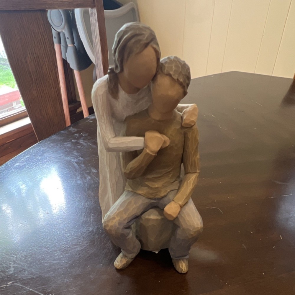 Willow Tree Carved Couple Embrace Figurine Resin Beige/Brown Matte 638413174000