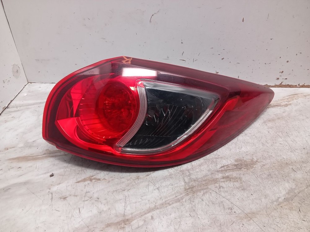 Used Right Tail Light Assembly fits: 2014 Mazda CX-5 quarter panel mounted Right