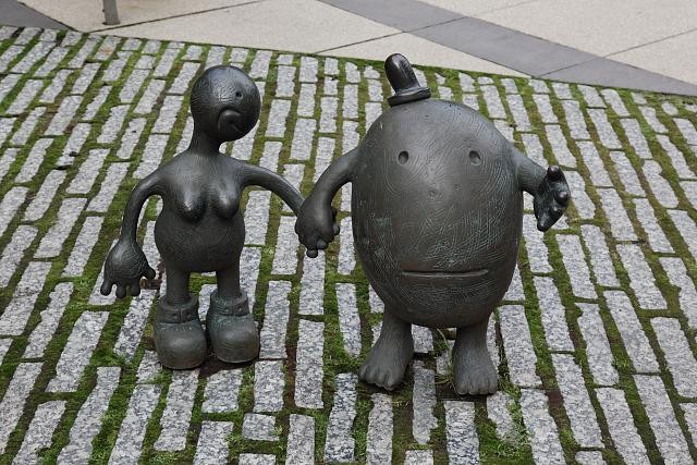 Photo:'Rockman' statues,U.S. Courthouse,Minneapolis,Minnesota 8