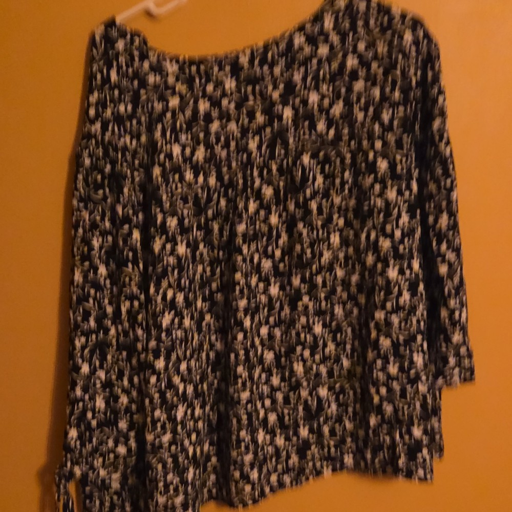 Black White Floral Long Sleeve V Neck Tie Accent Women's Blouse