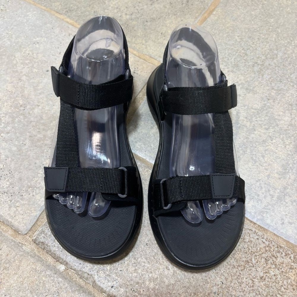 Easy Spirit Davis Women’s 9.5 Black Hiking Sandals for Summer Outdoors