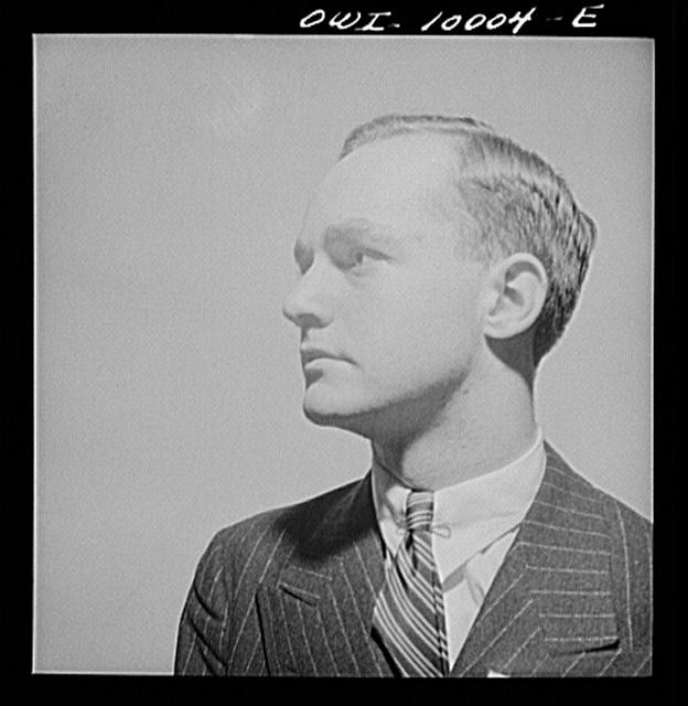 Photo:Washington DC 1942 High School Student Portrait Suit Tie