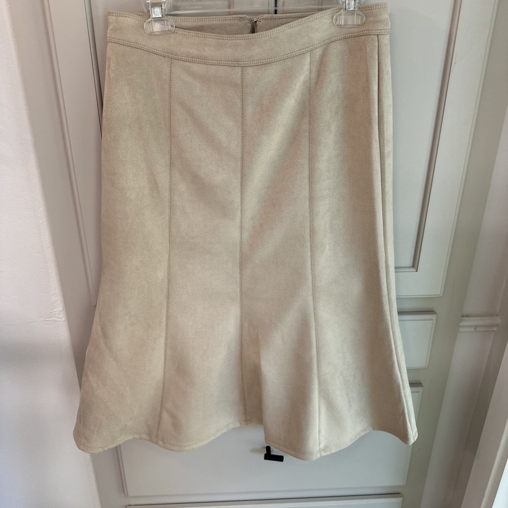 Woman’s Elie Tahari Faux Suade Beige Ruffle Skirt Size 6 Or 8