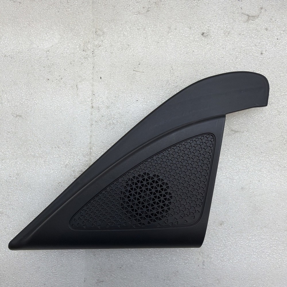 2023-2025 KIA NIRO FRONT RIGHT DOOR CORNER COVER TRIM W/ SPEAKER OEM