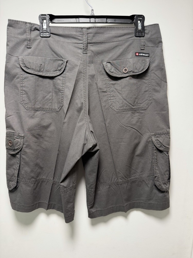 Airwalk Men’s Cargo Shorts In Dark Gray Size 32 With A Flaw Stain