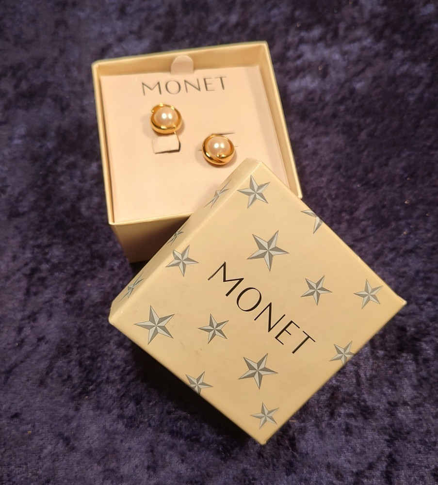 Vintage Estate MONET Gold Tone Round Faux Pearl Clip Earrings IN BOX