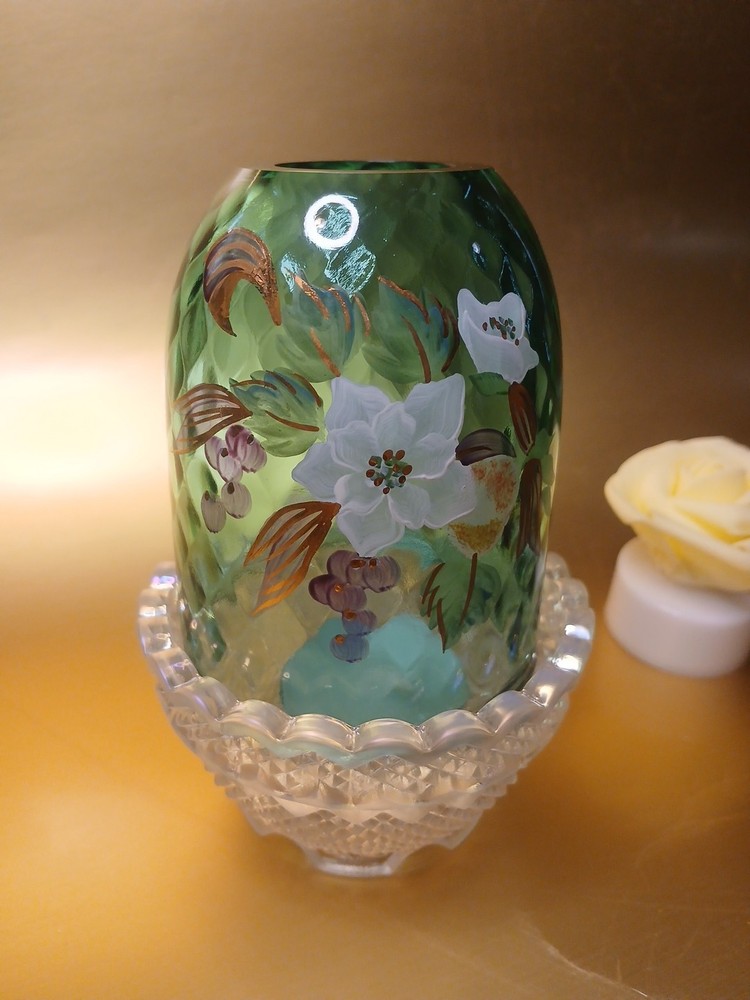 Fenton Fairy Lamp With Flowers  With Beautiful Colors And Details