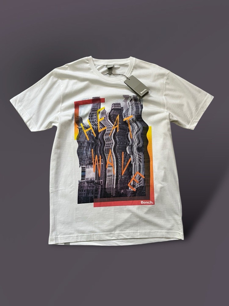 Bench Graphic T-Shirt Size M White Heat Wave Streetwear Urban Skateboarding