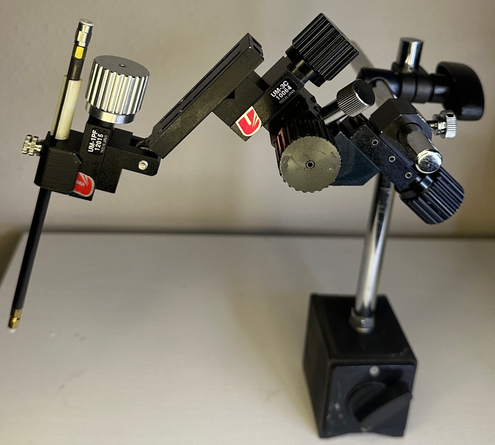 Narishige 4 axis micromanipulator UM-3C (corse) + UM-1PF (fine) w magnetic base