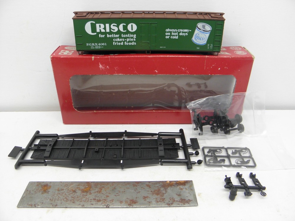 Branchline 13723: - 40' Wood Reefer Crisco - Pgrx #4061 - Ho Scale- Kit