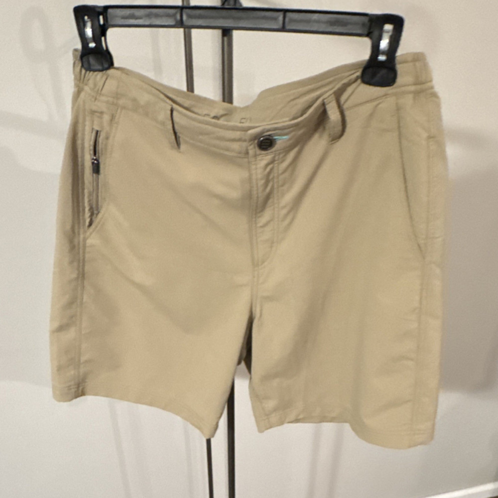 Free Fly Men's Shorts Beige Flat Front Button Closure Pockets