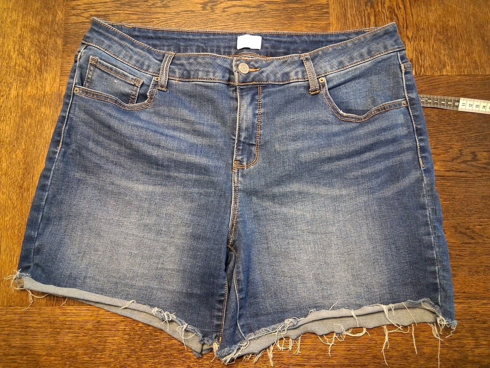 Time And Tru Women's Jeans Shorts  Size 16