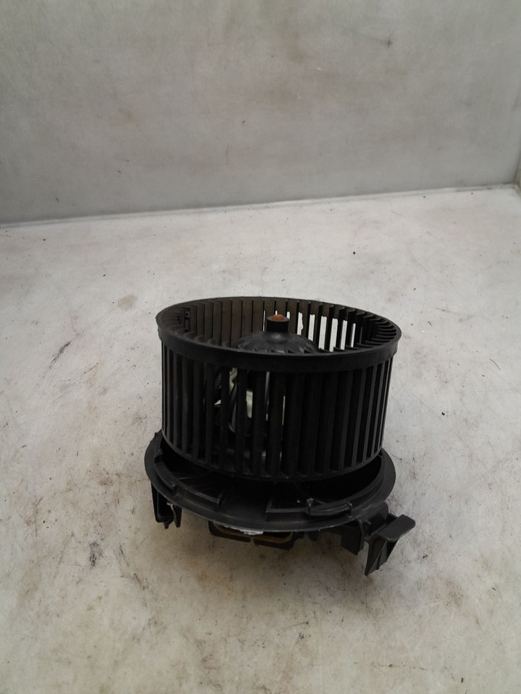 Renault TWINGO II heating fan 7701067982